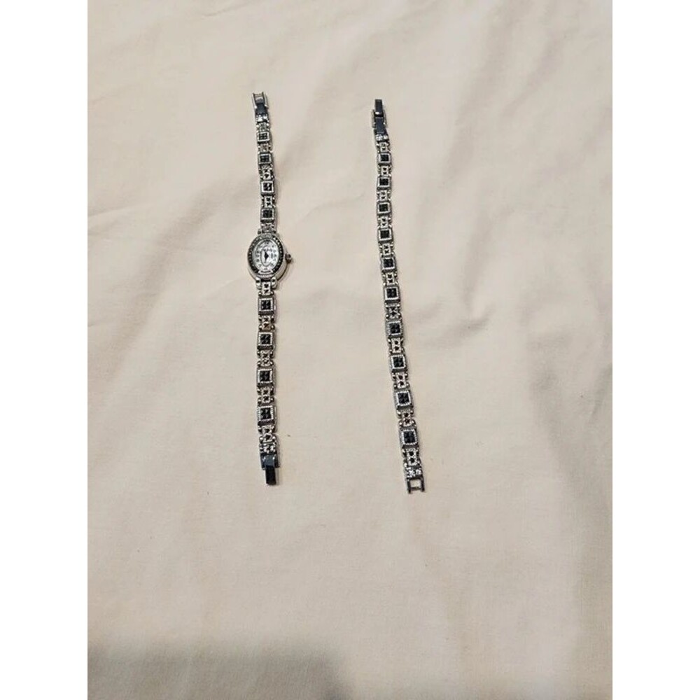 Quartz watch and bracelet